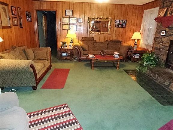 5th image of 203 S Meadow Pl