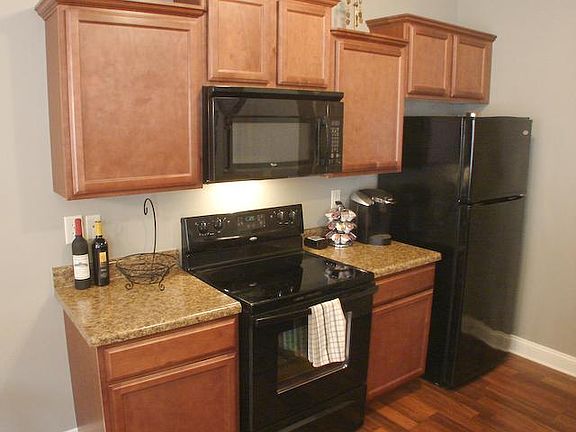 5th image of 324 Stonecrest Way