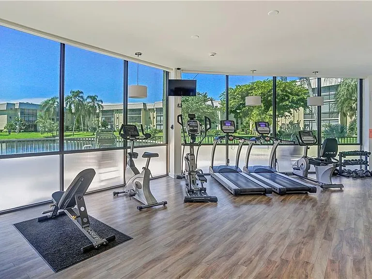 788 Park Shore Dr #B22 — Photo 31