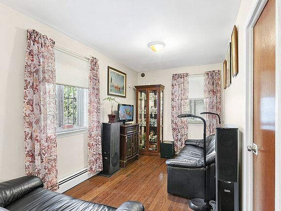 4th image of 3056 Bruner Ave