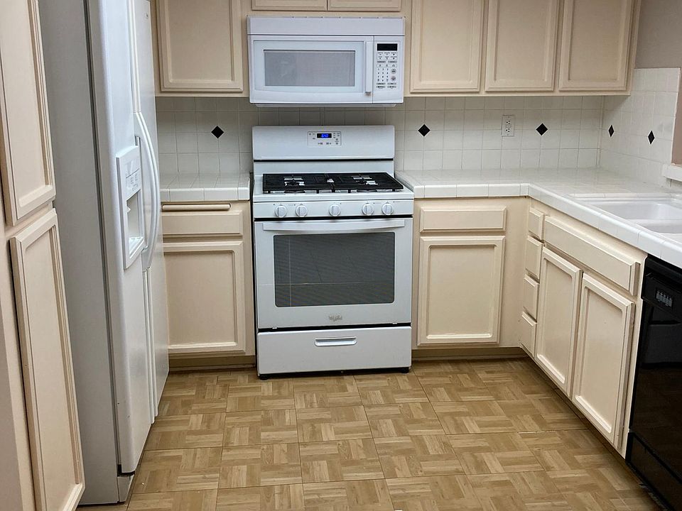 1st image of 4755 Templeton St
