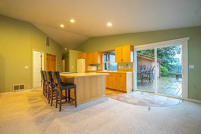 620 E Cedar St — Photo 1