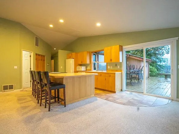 620 E Cedar St, Belfair, WA 98528