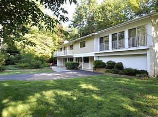 8121 Lilly Stone Dr, Bethesda, MD 20817