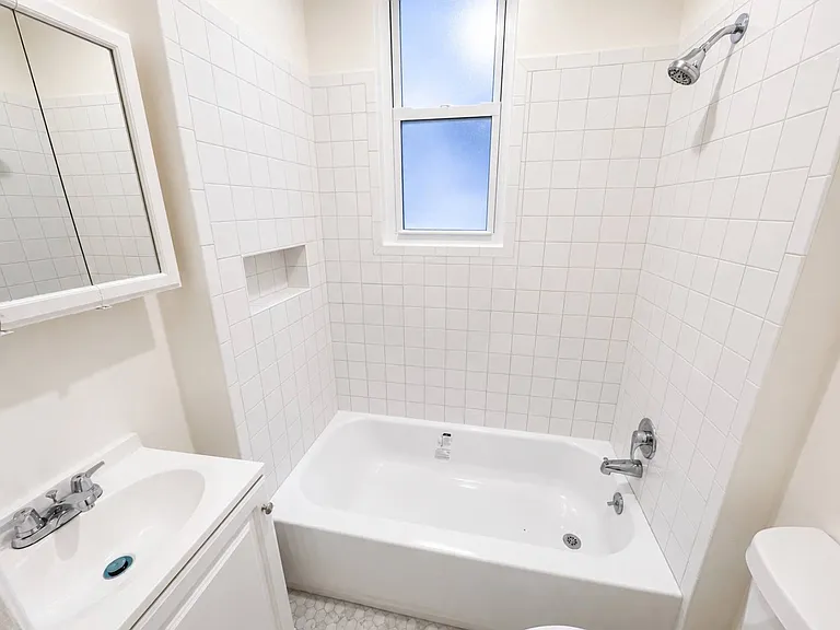 72-45 60th Ln #1L — Photo 7