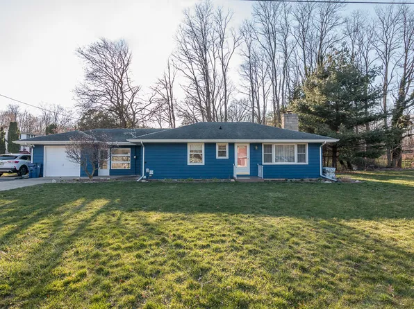 1621 Kaywood Dr, Kalamazoo, MI 49006