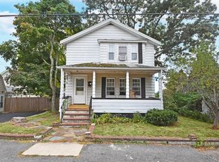 6 Lilac Ln, Dedham, MA 02026