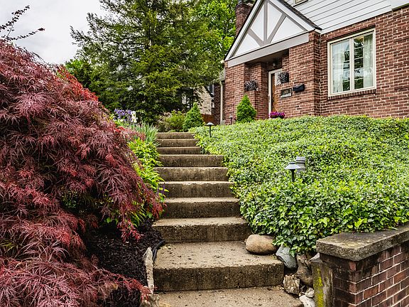5th image of 5833 Winthrop Ave