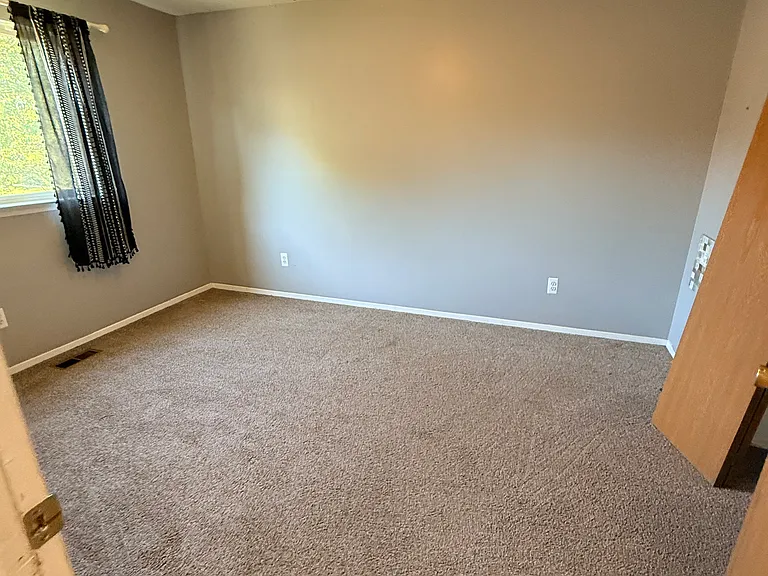 28610 Leona St — Photo 5