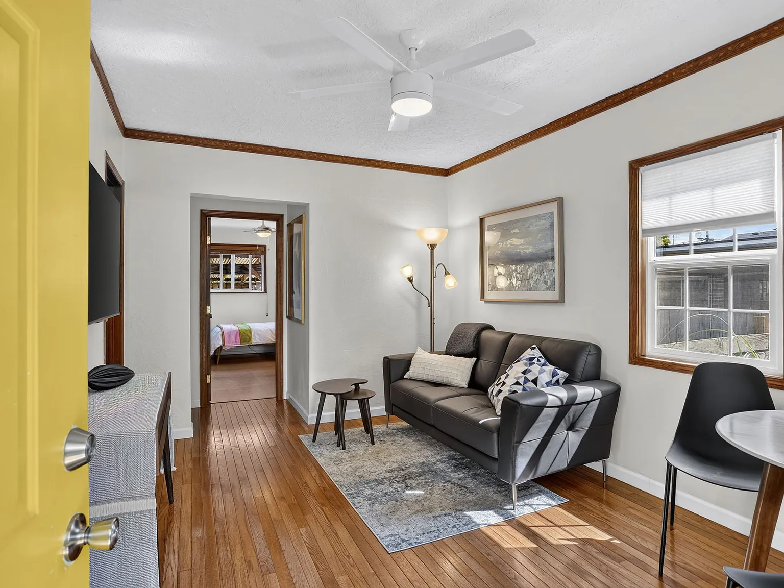 2 bed, 842 sqft, $2,700 — Photo 2