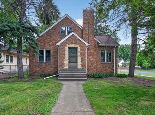 1262 Edgcumbe Rd, Saint Paul, MN 55105