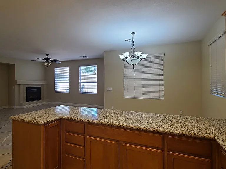 7449 W Mistral Ave — Photo 12