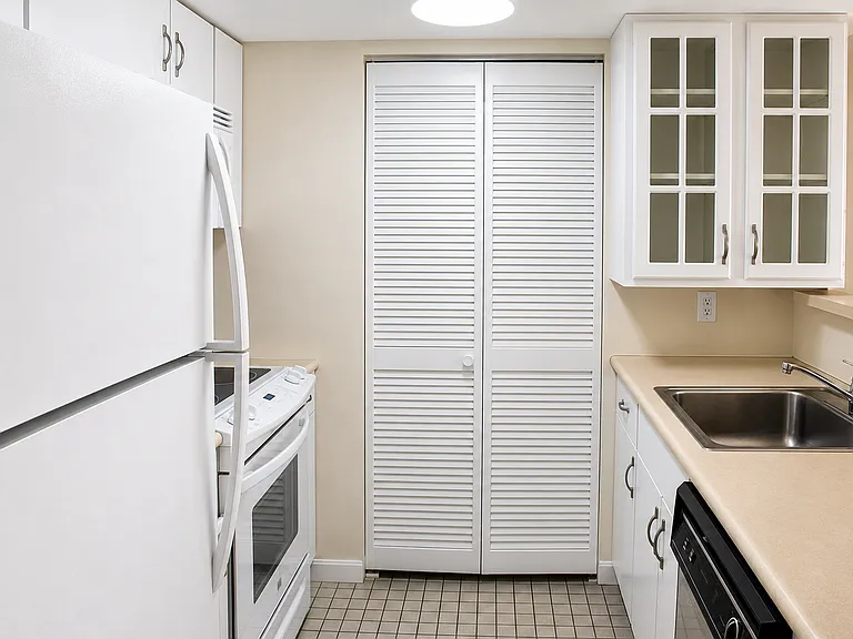 20 Webster St #211 — Photo 4