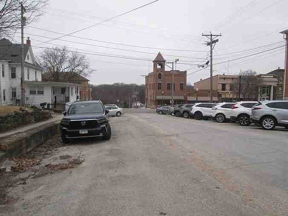5th image of 107 E Rapp St