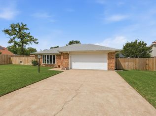 2317 Quail Ln, Grapevine, TX 76051
