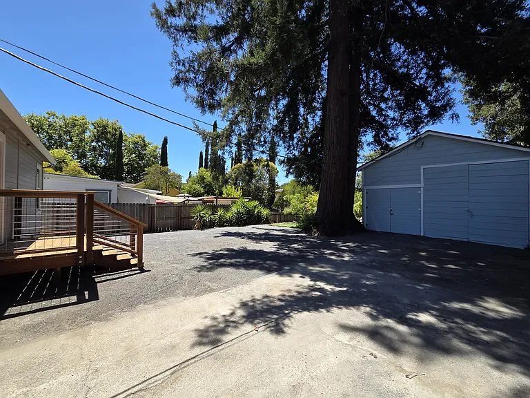 131 N San Pedro Rd — Photo 17