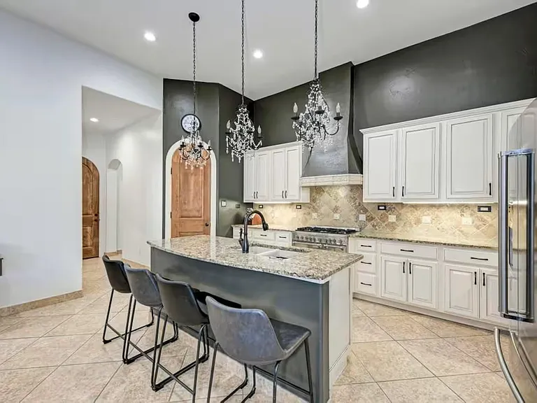15206 Kevin Ln — Photo 5