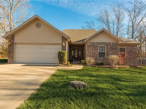 7 Boxford Dr, Bella Vista, AR 72715