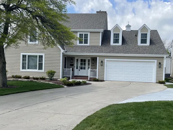 6271 North Lake DRIVE, Whitefish Bay, WI 53217