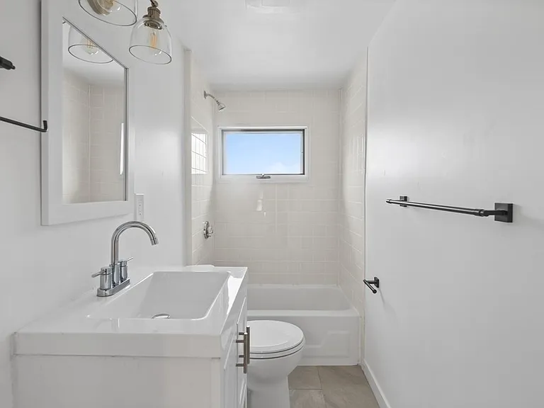 79 Lenoxdale Ave #2 — Photo 4