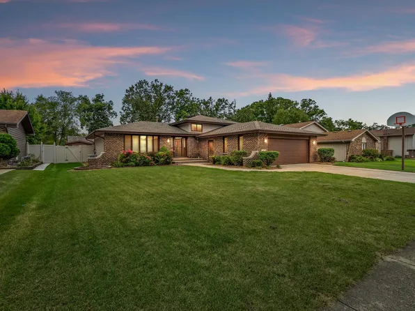 506 Heather Ln, Dyer, IN 46311