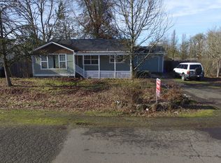 694 32nd St, Springfield, OR 97478