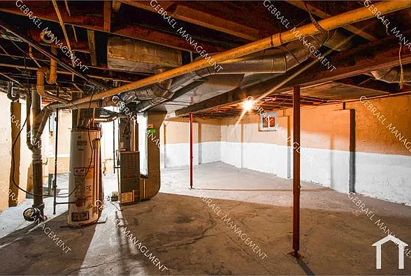 2309 Brown St — Photo 5