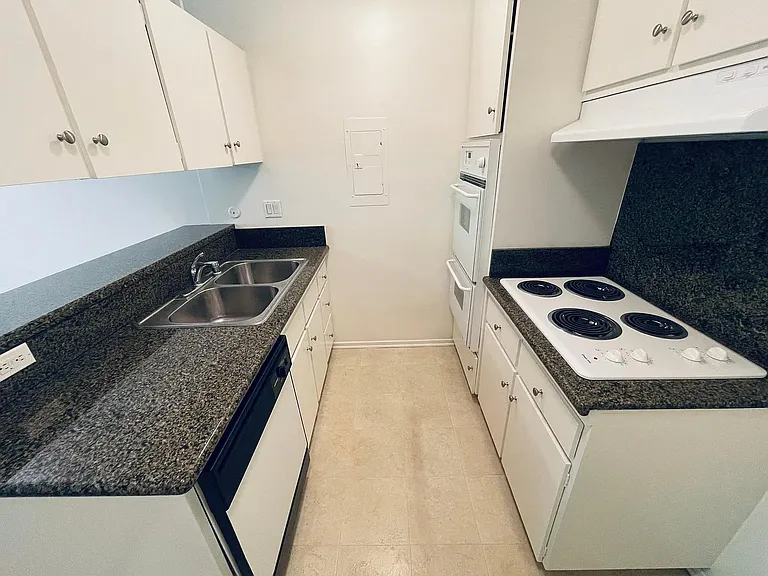 1054 S Bedford St #205 — Photo 7