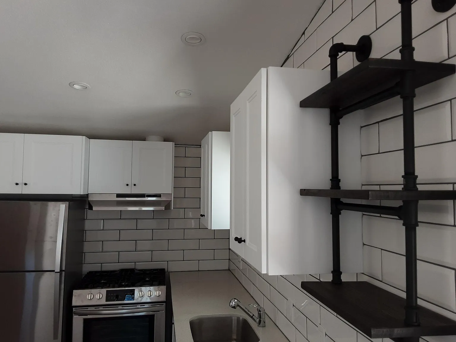 7200 Amherst St — Photo 2