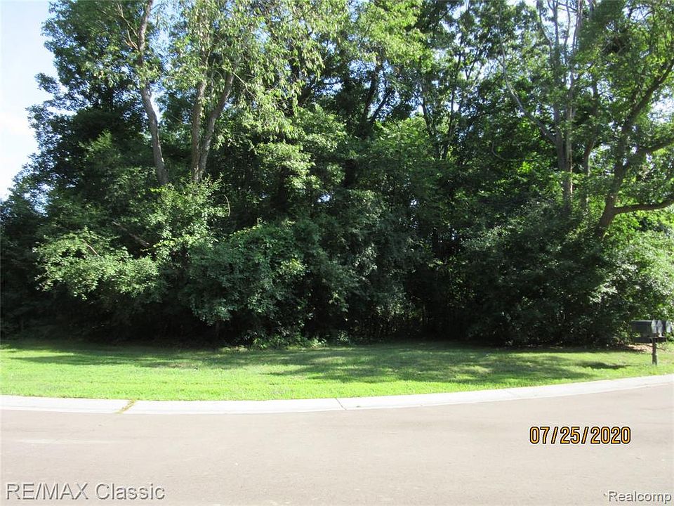 2nd image of 40 Hill Hollow Ln