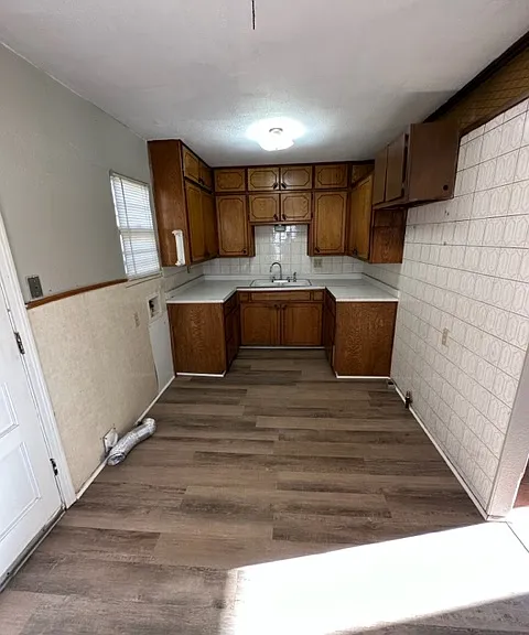 4803 Crockett St — Photo 3