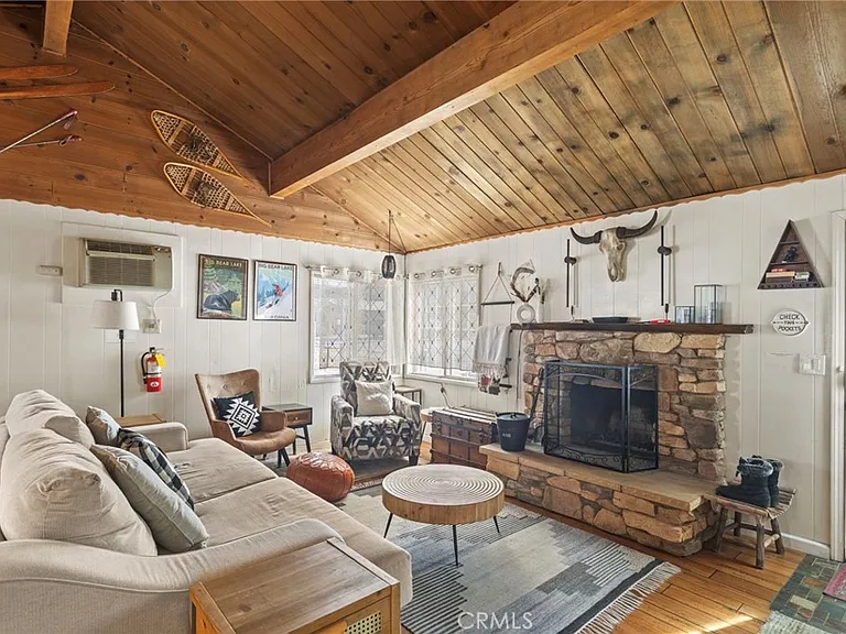 1029 W Aeroplane Blvd — Photo 2