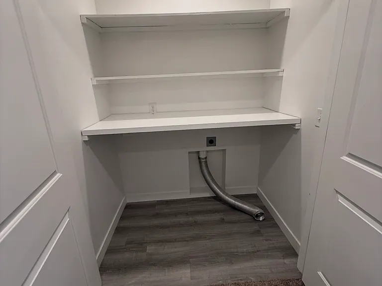 946 E Thunderbolt Ct — Photo 15