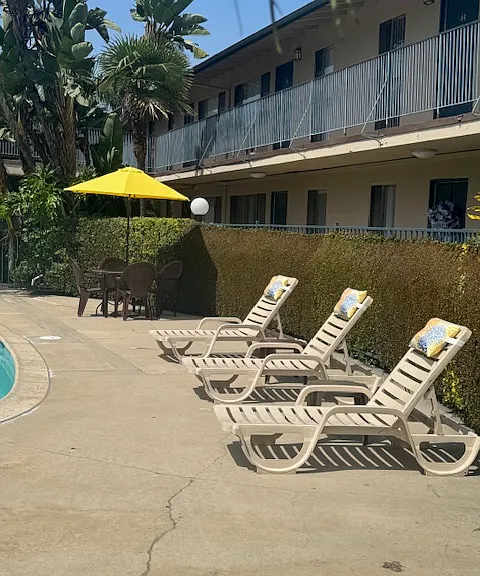 Covina Palms Apartments — Photo 15