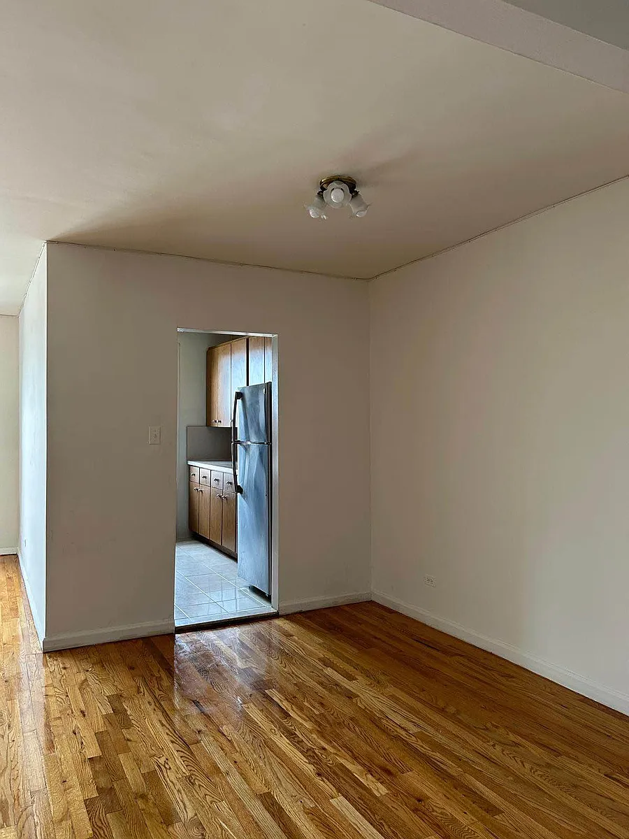 Building Photo - 103-10 Queens Blvd #2G