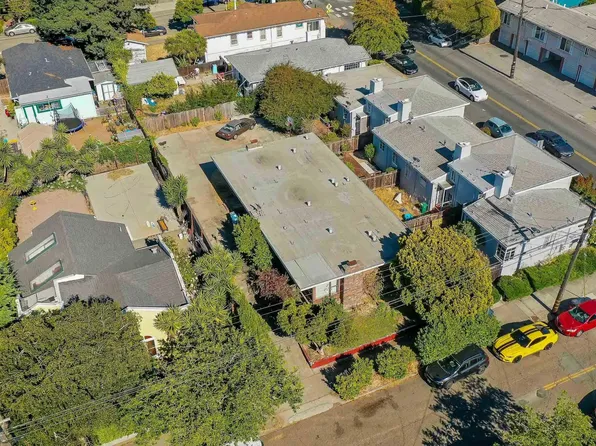2451 Byron St, Berkeley, CA 94702