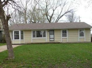 2403 Hillside Dr, Harrisonville, MO 64701
