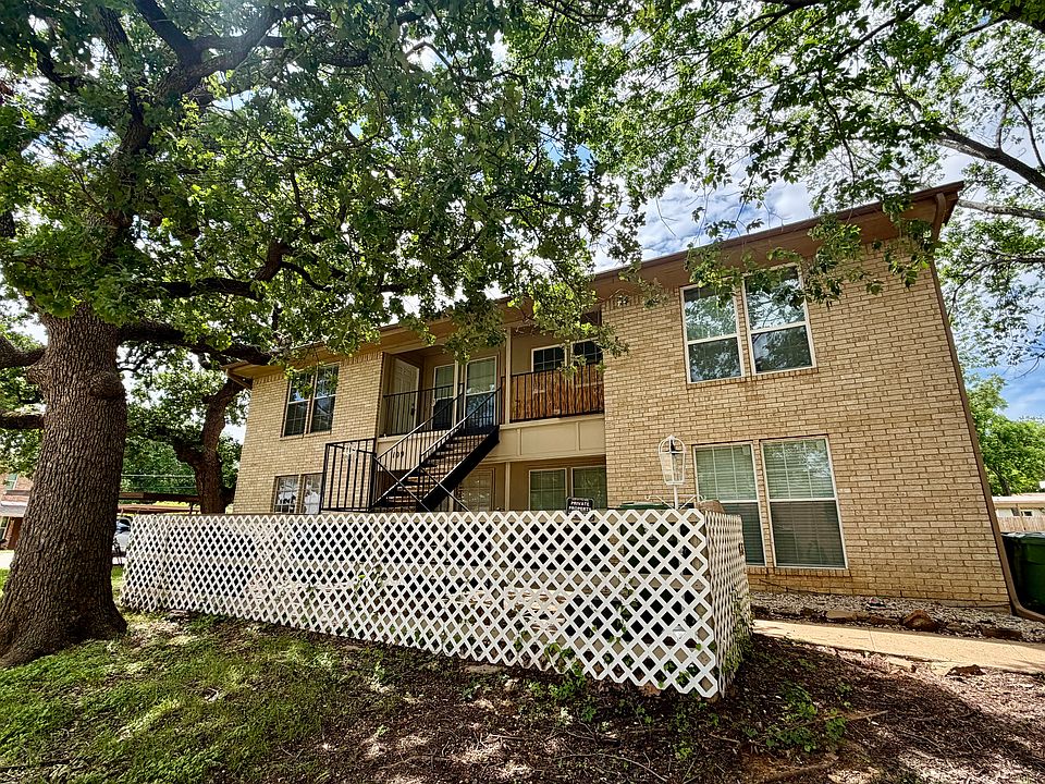1st image of 109 Wildwood Ct #B