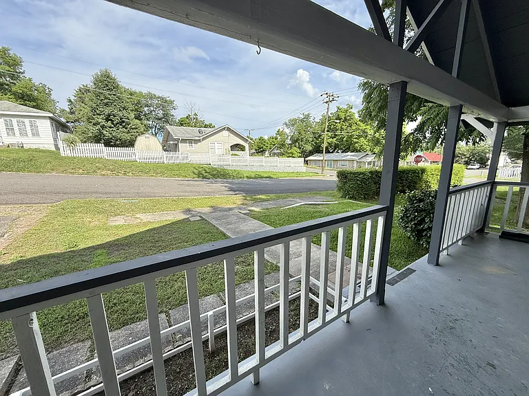 305 Beard St — Photo 26