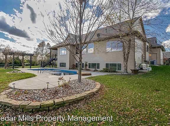 2nd image of 1423 E Timber Falls Ct