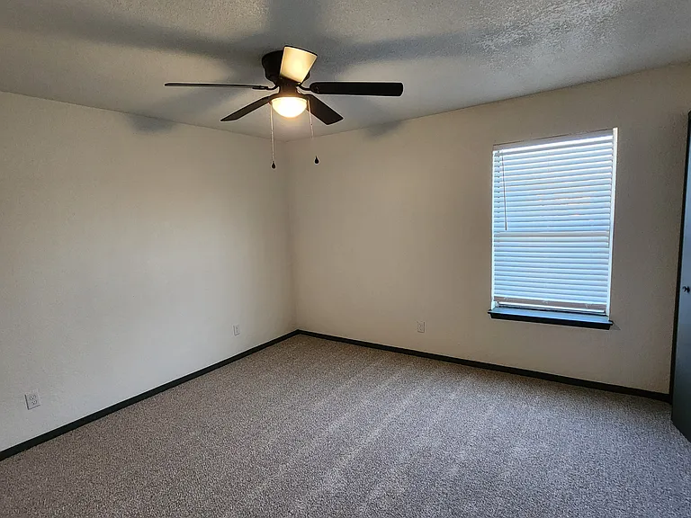 717 Wolftrap Dr — Photo 7
