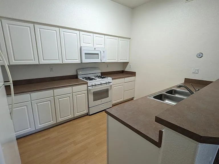 12360 Carmel Country Rd #307 — Photo 8
