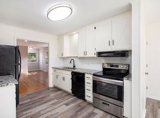 5719 W 97th St, Overland Park, KS 66207