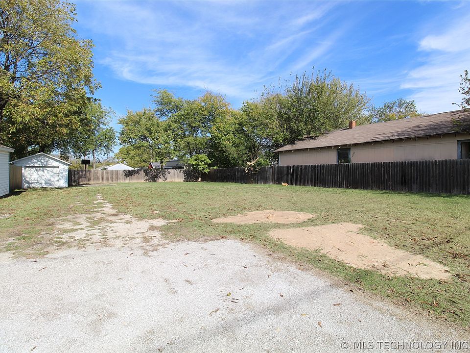 2nd image of 1013 W Main St