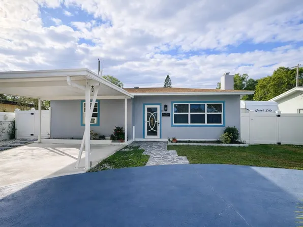 5823 Churchill Circle W, West Palm Beach, FL 33405