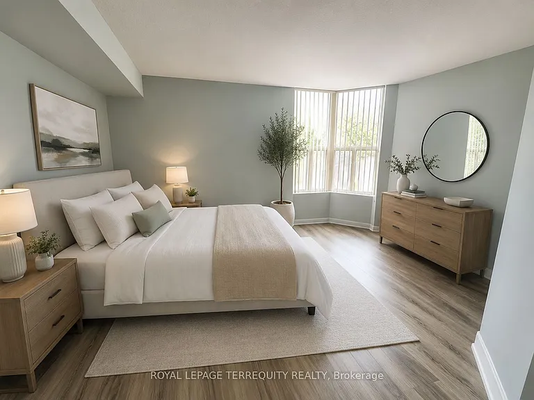 5795 Yonge St #413 — Photo 4
