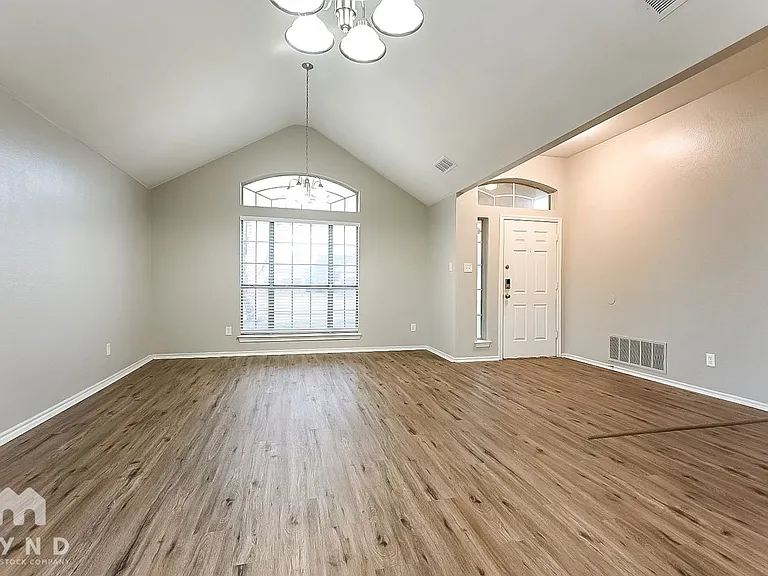 2526 Sunset Dr — Photo 5