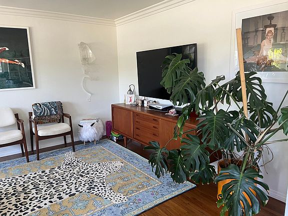 4th image of 2701 Federal Ave
