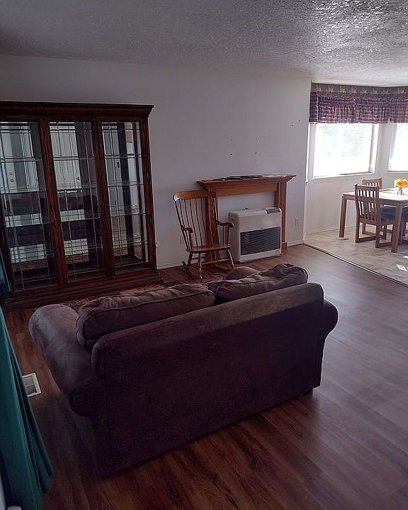 2nd image of 700 California Ave