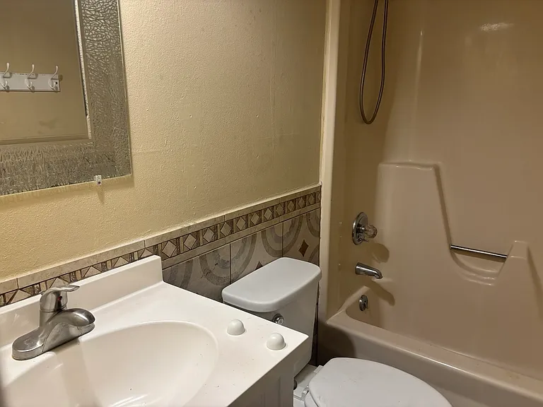 4295 Brownsboro Rd #4 — Photo 9